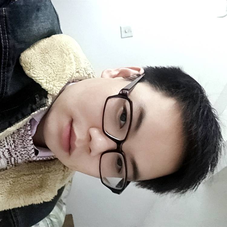 狼与美女的照片