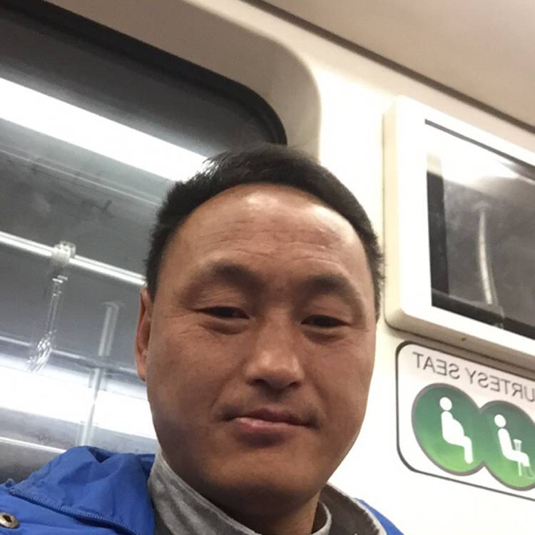 期待爱谁的照片