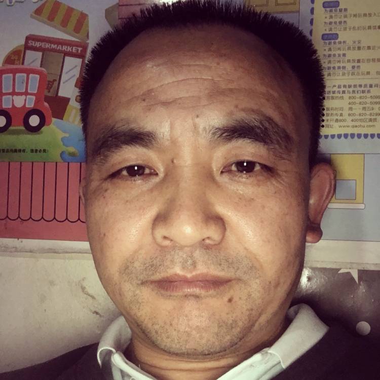 风中路口的照片