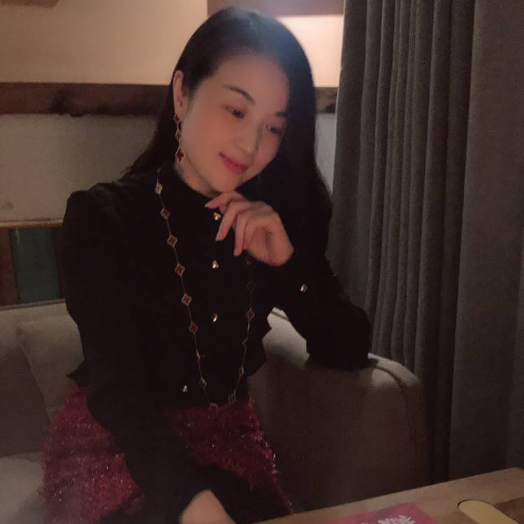 伊冯娜的照片