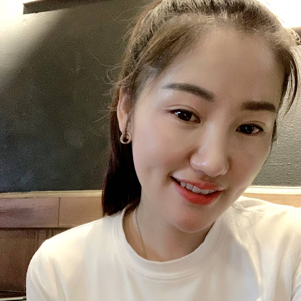 睡醒的猫的照片