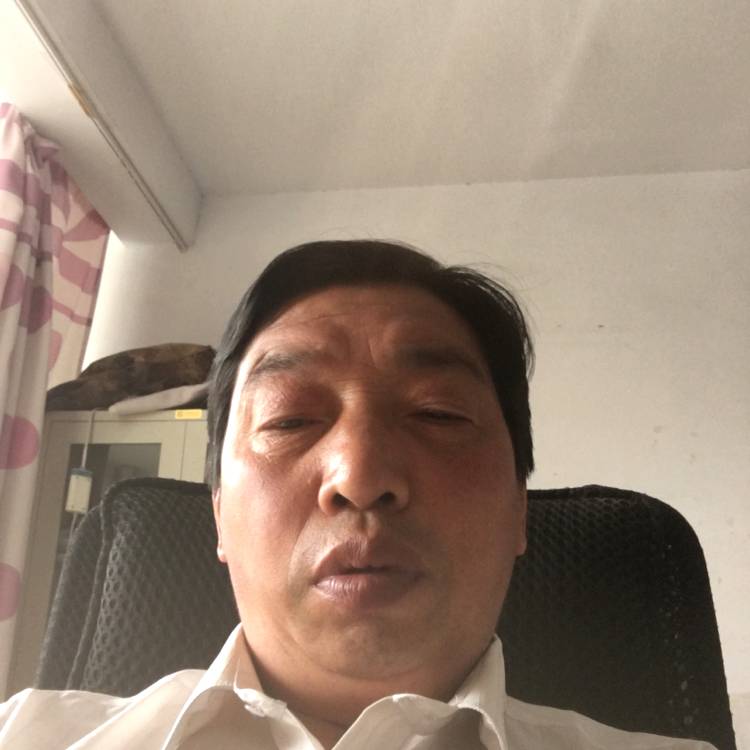 韶华勤奋的照片