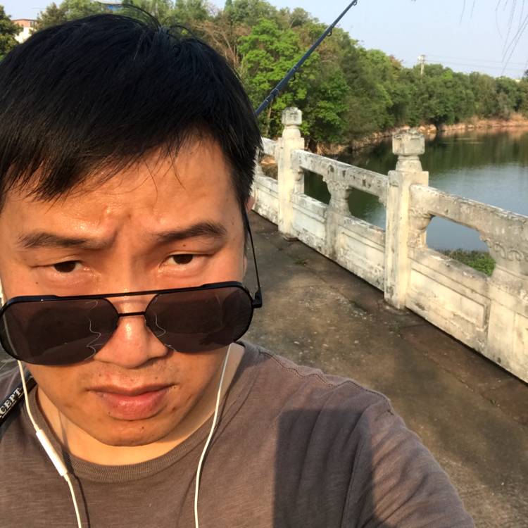 paul三十二立的照片
