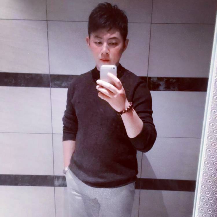 猫咪给谨慎的照片