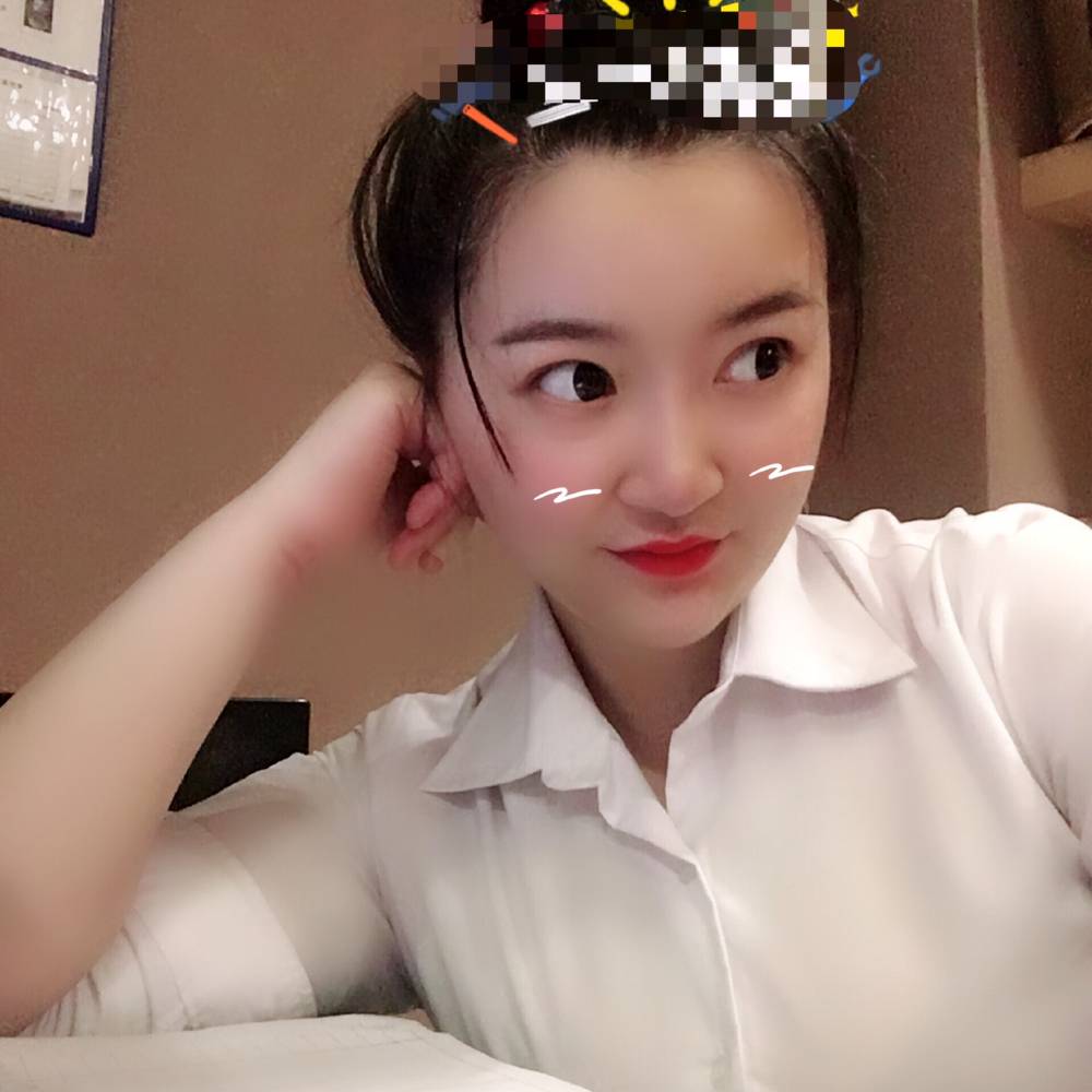 a小朋友的照片