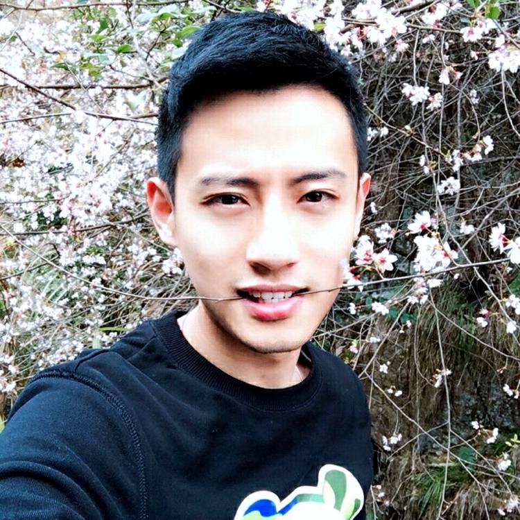 路人拾忆平淡的照片