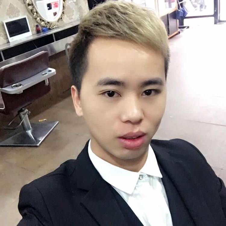 没人要的孩子。的照片