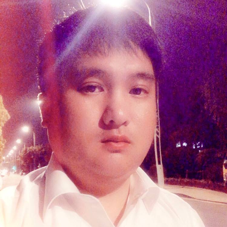 小懒猪挽手甜甜的照片