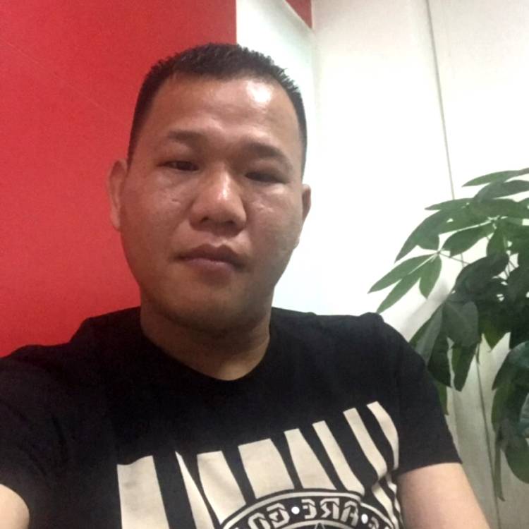 草丛能干的照片