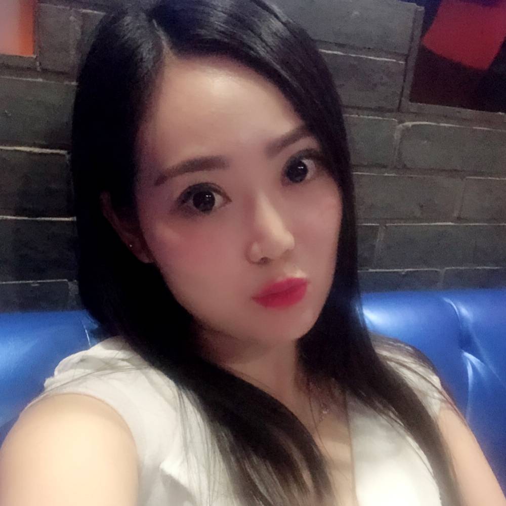 忧虑回眸的照片