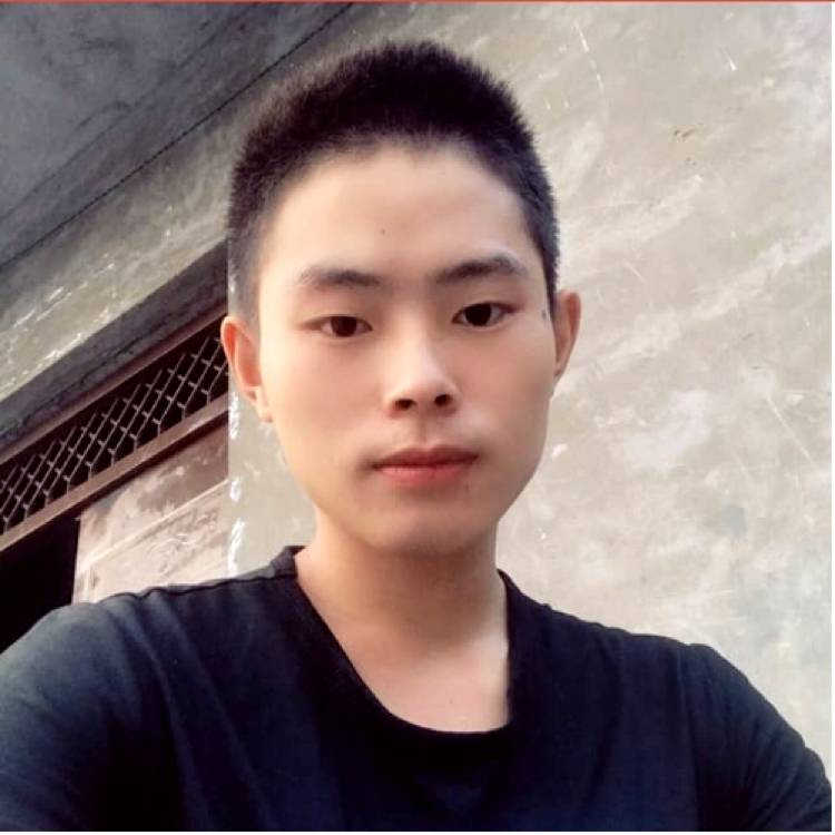 靓丽凝眸秋月的照片