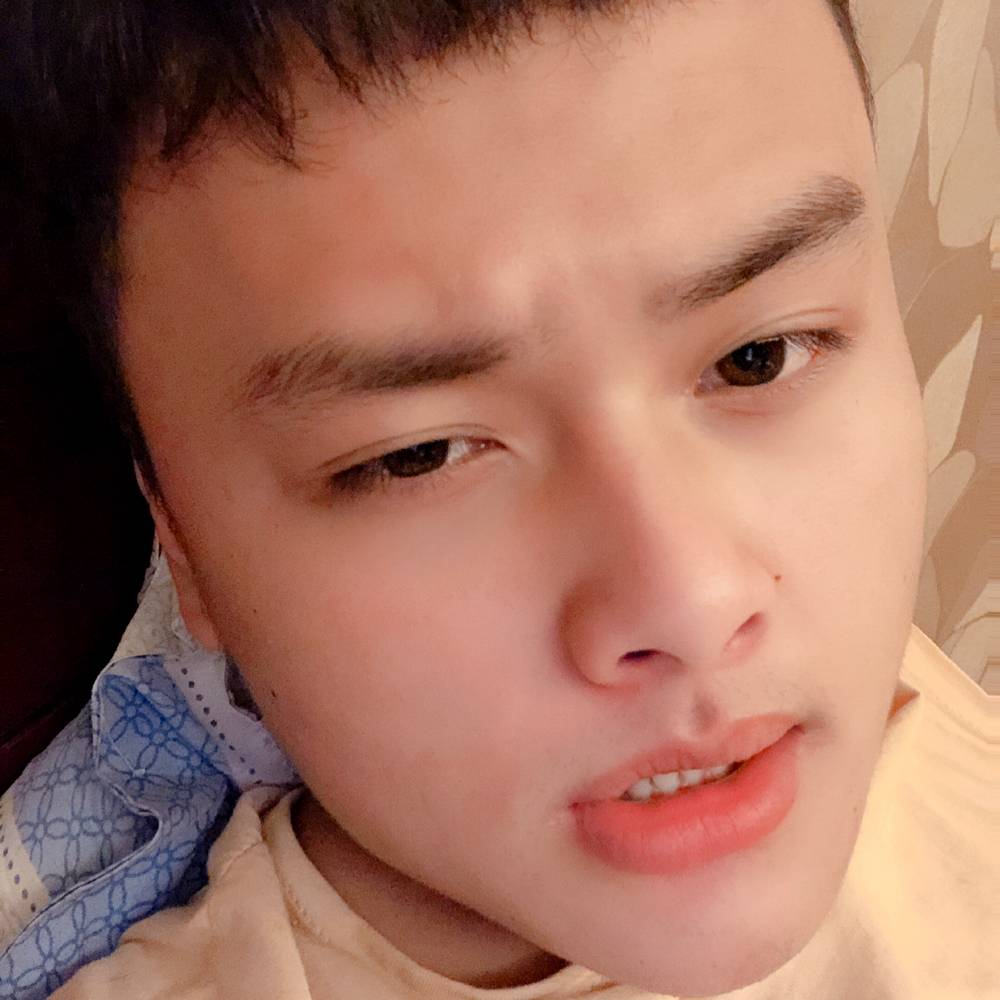 靓丽向尊云的照片