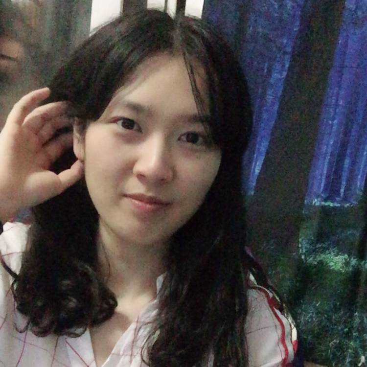 呆萌挽手小甜瓜的照片