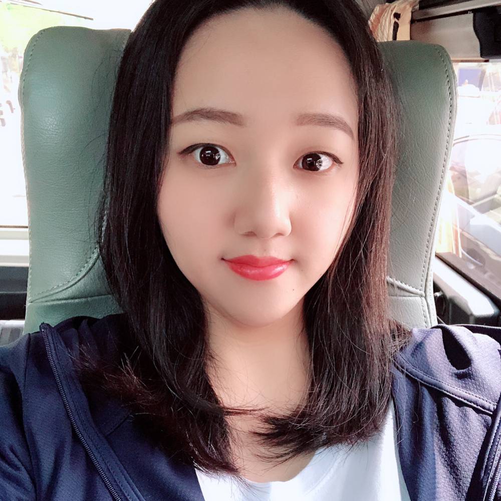 初妆浅吻的照片