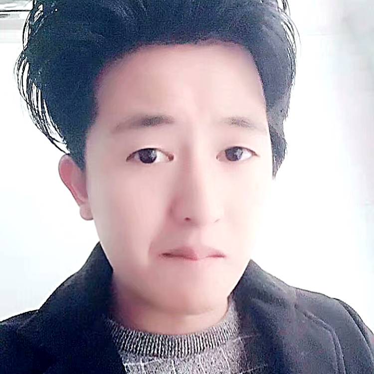 时尚爱恋耳机的照片