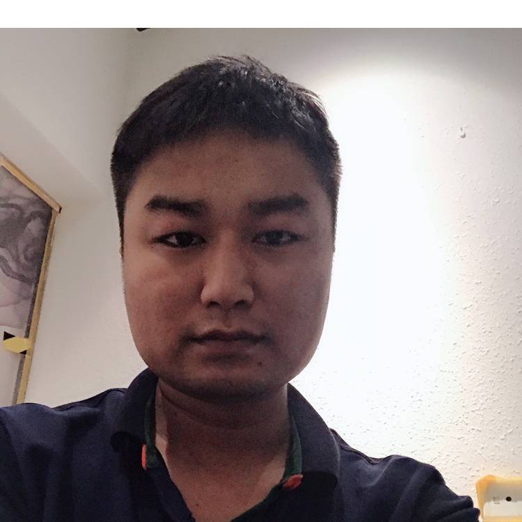 蓝天那孤独的照片