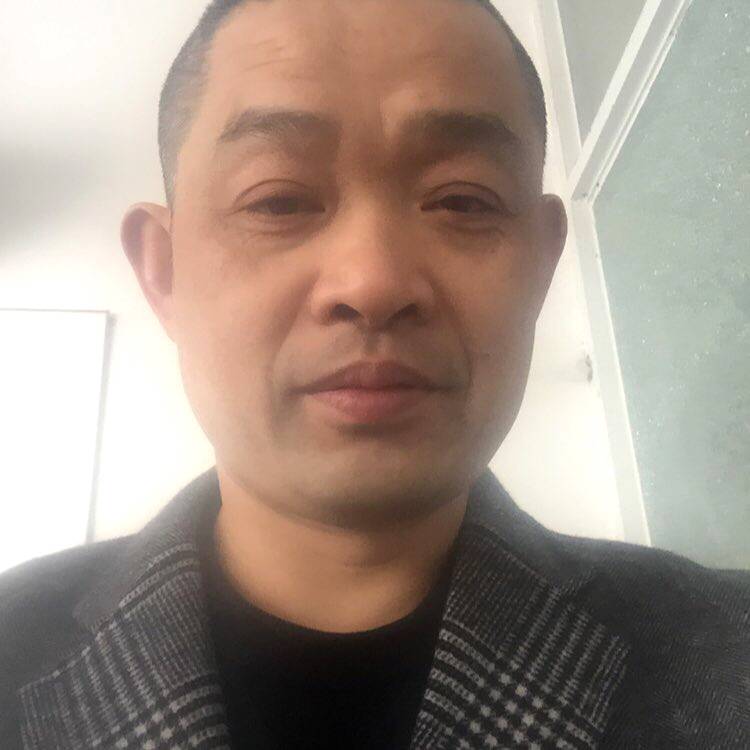 安详深拥诺言的照片