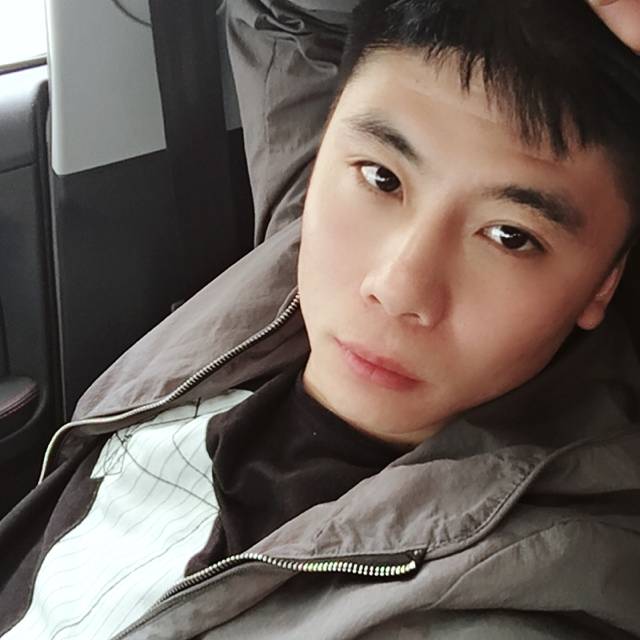 故事缠绵的照片
