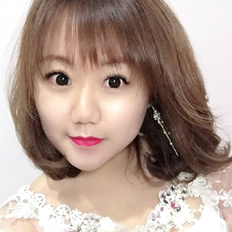 爱嘻哈的小美丽的照片