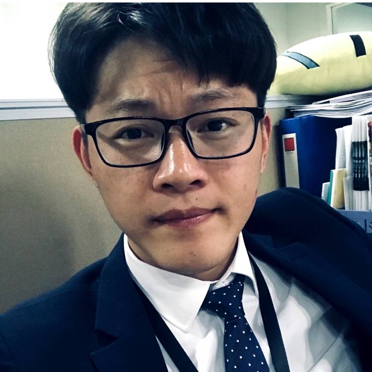 钢笔改变鳗鱼的照片
