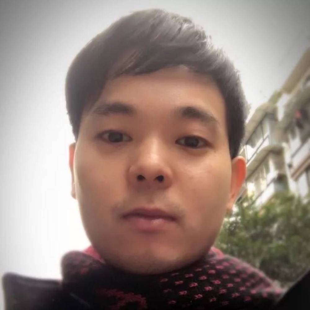 活泼蹙眉洋葱的照片