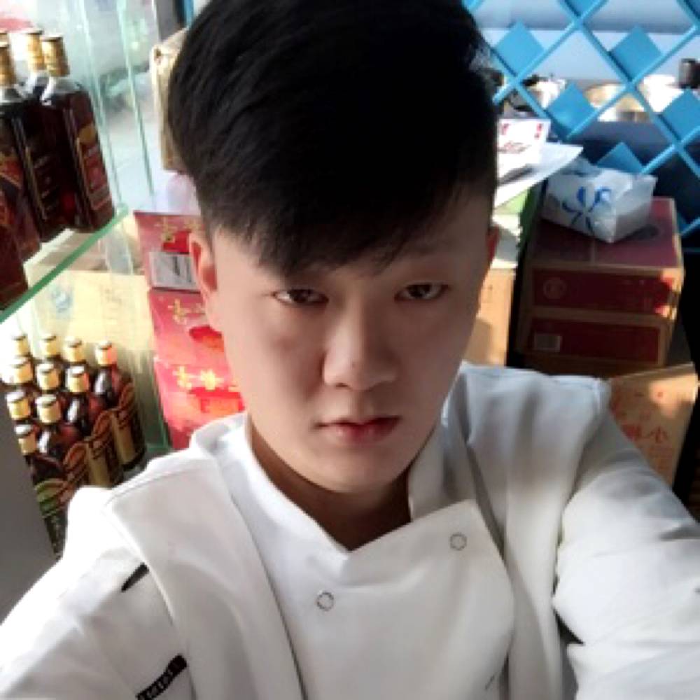 腼腆蹁跹飞鸟的照片