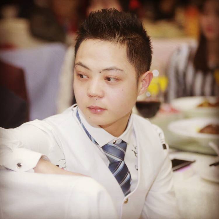 情动泪了温柔的照片