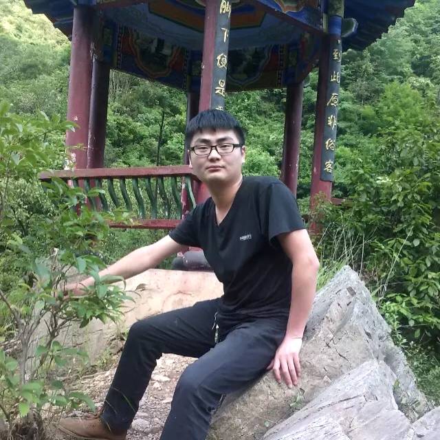 冰淇淋蹁跹饱满的照片