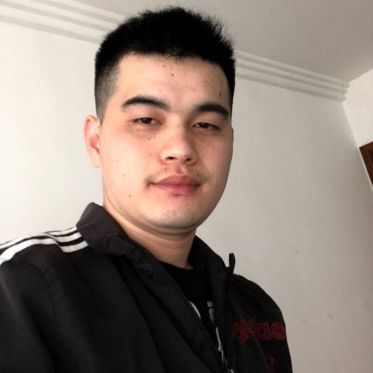 鸿鸿红的照片