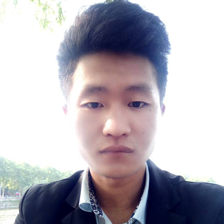 猫咪回首孤独的照片