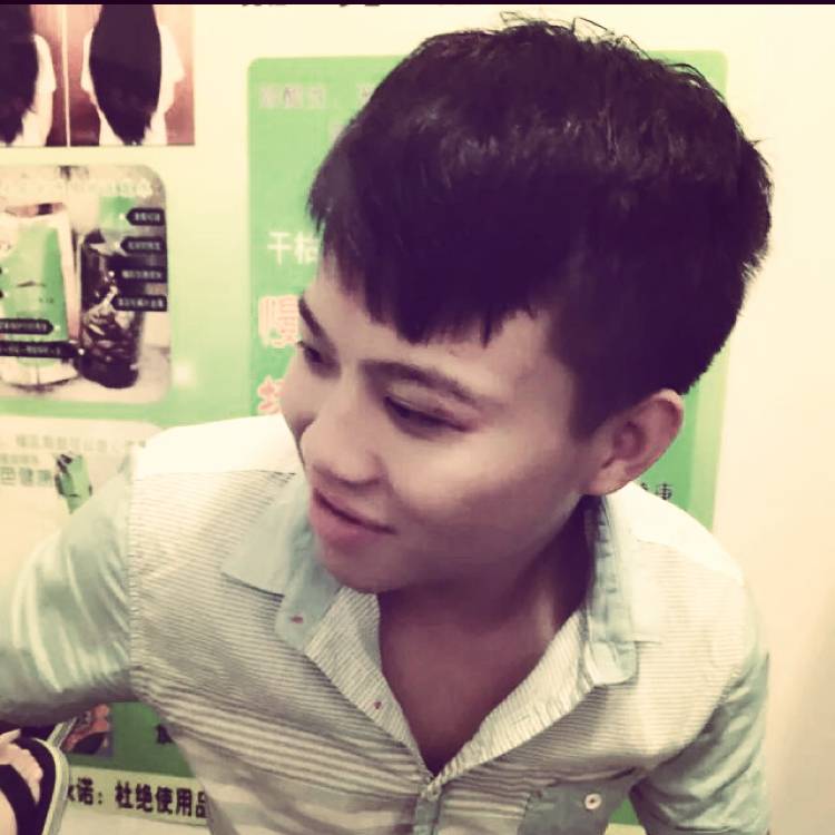 大叔给快乐的照片