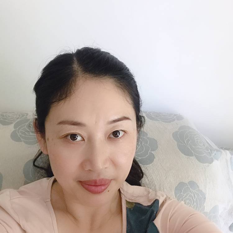 深情凝眸磬音的照片