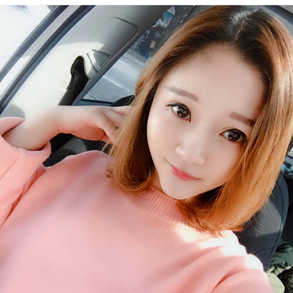 深情蹙眉樱桃的照片