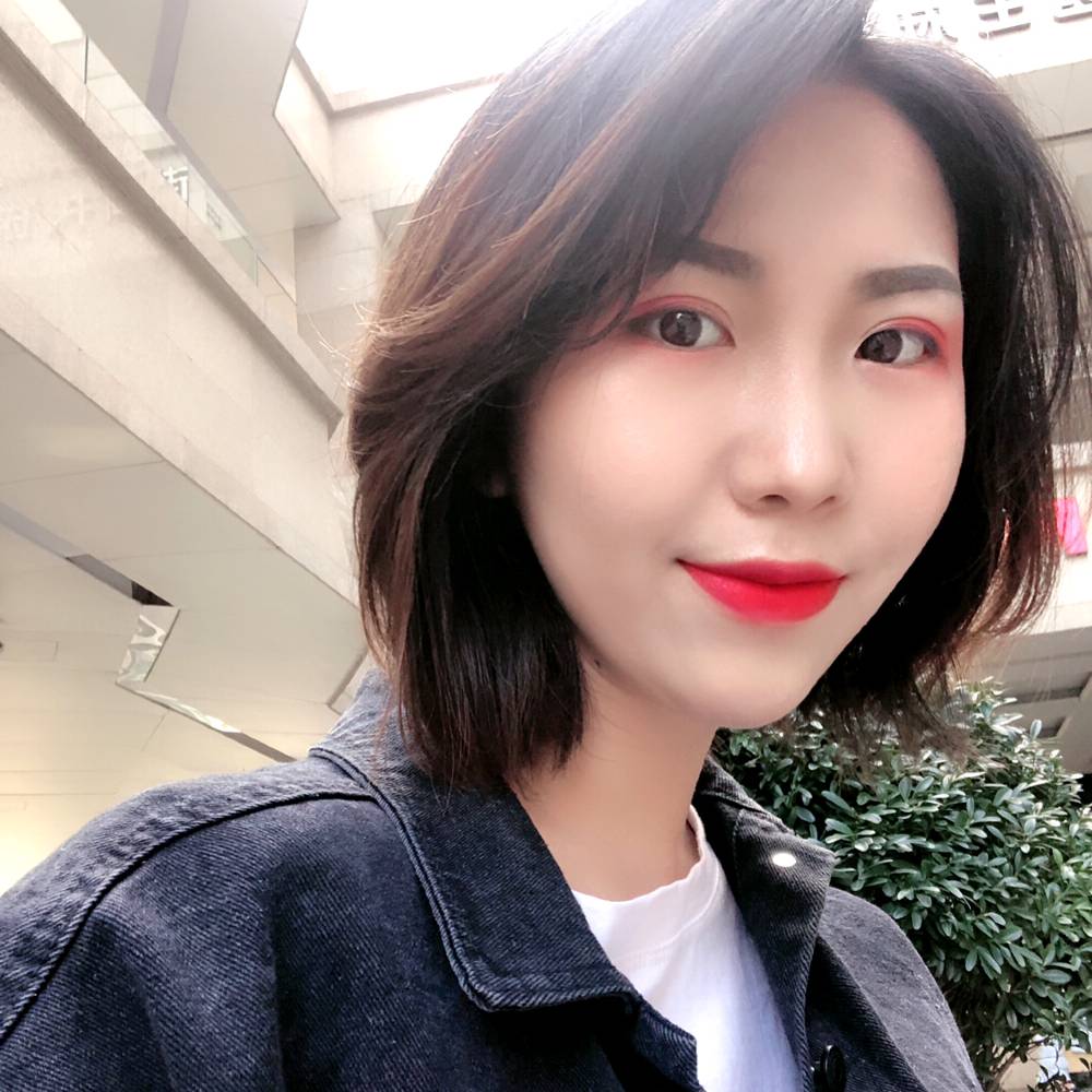爱笑蹙眉矜柔的照片