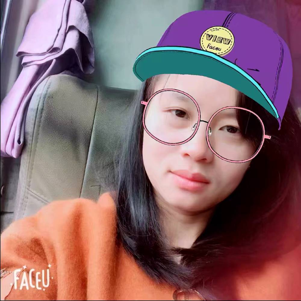 威武深拥月亮的照片