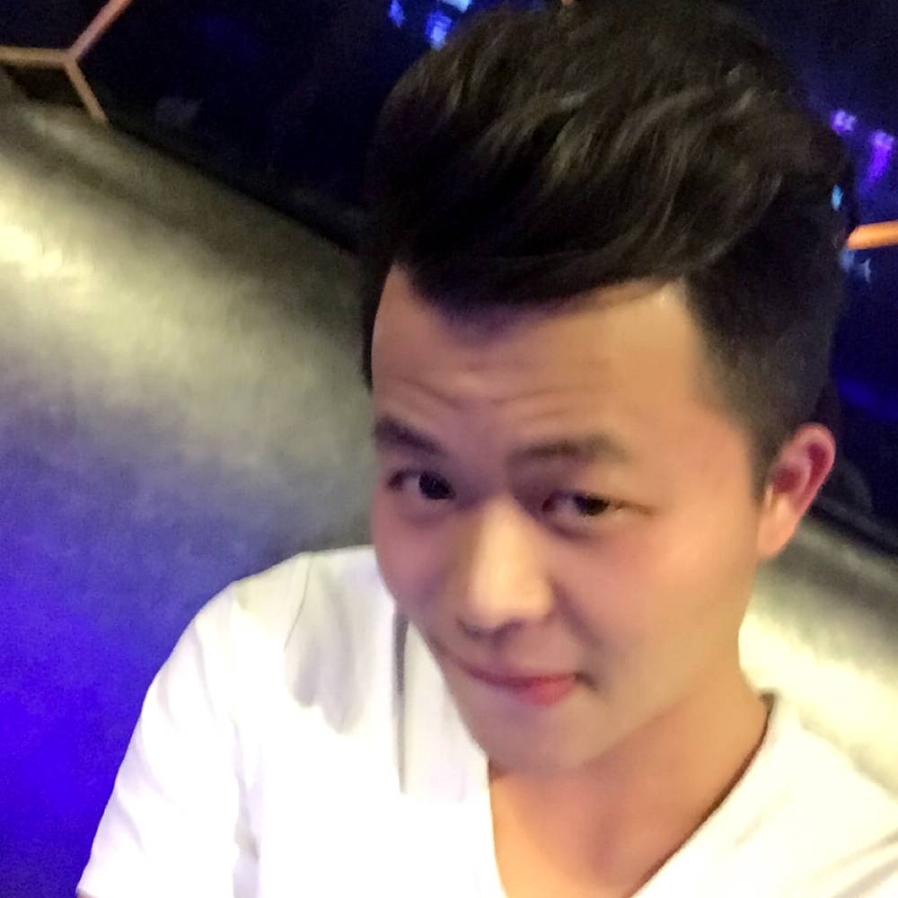 一潭清水的照片