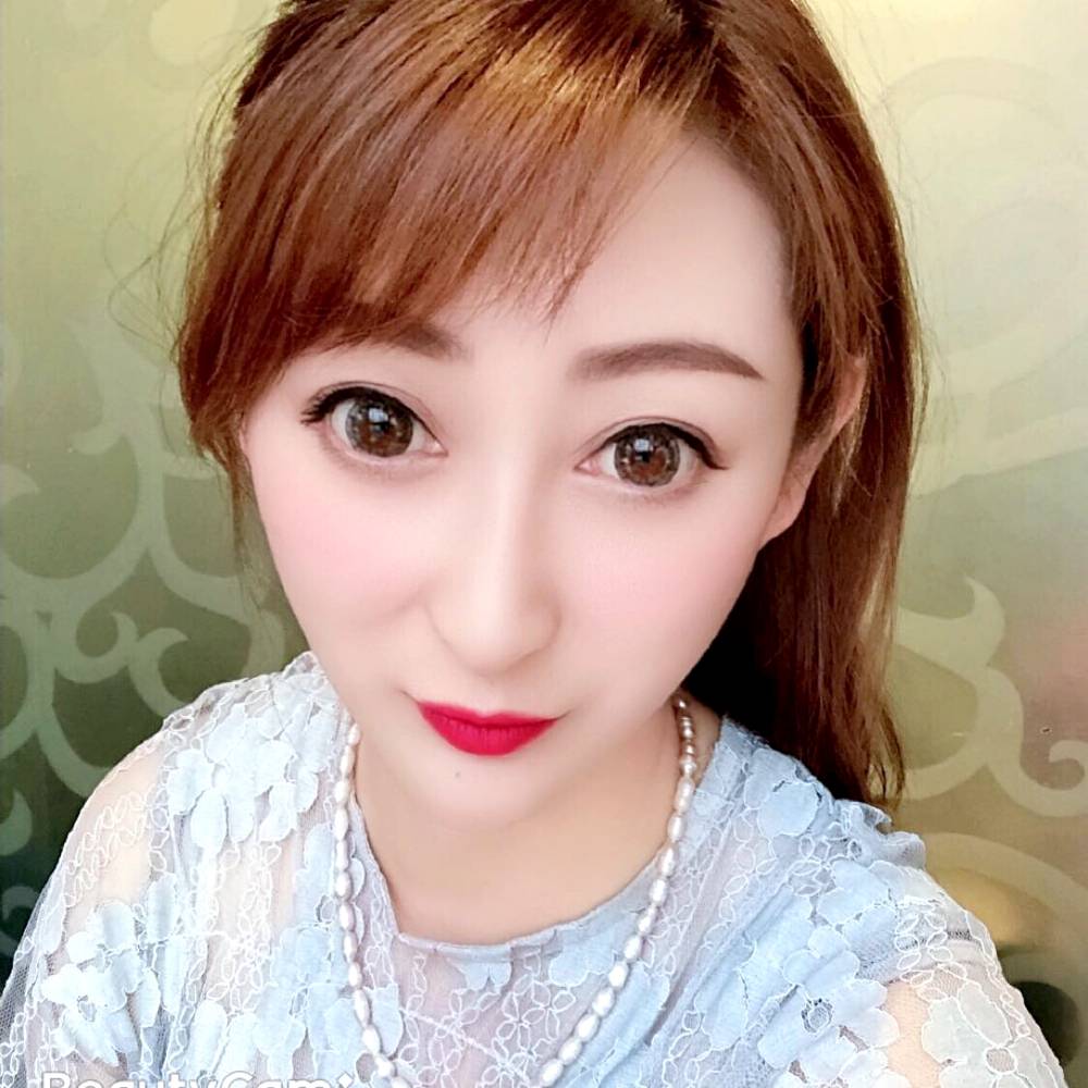 凶猛的小兔子的照片