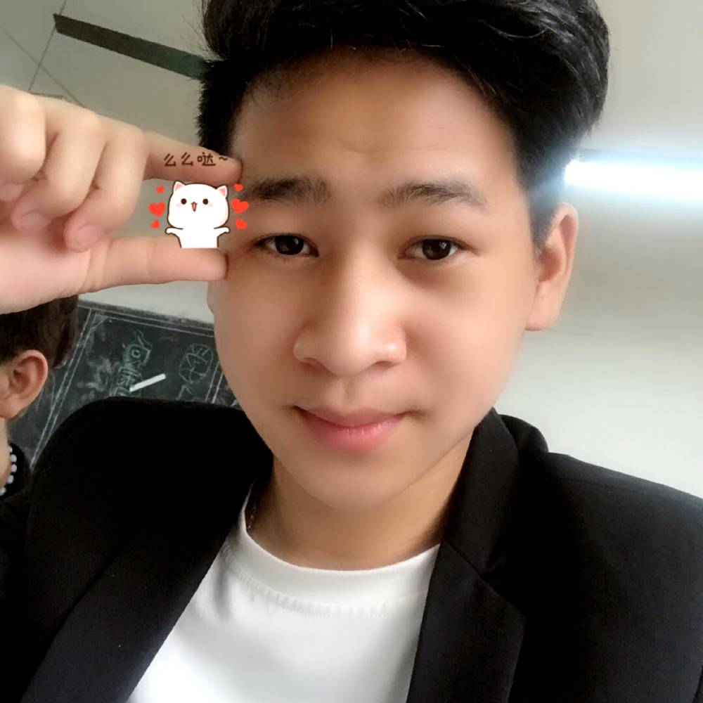 电竞男神的照片