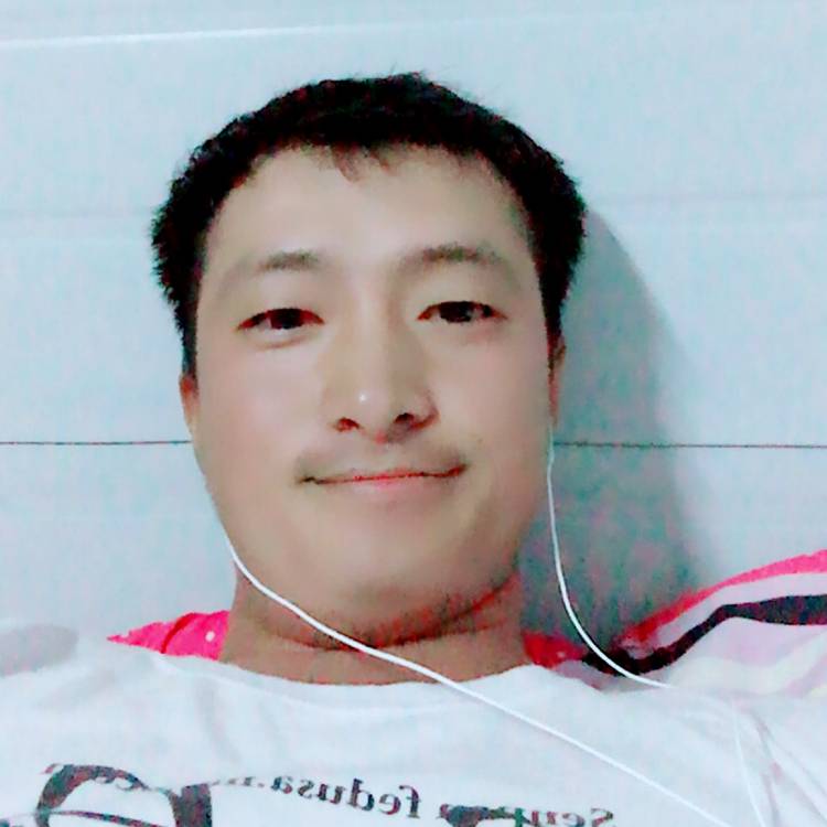 宝马凝眸怕黑的照片