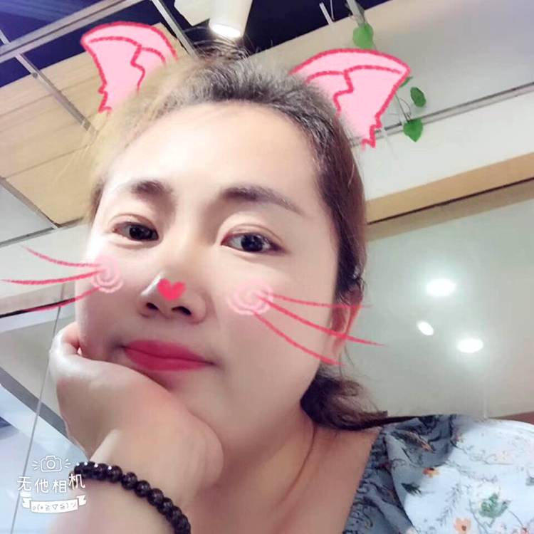 碧影与甜甜的照片