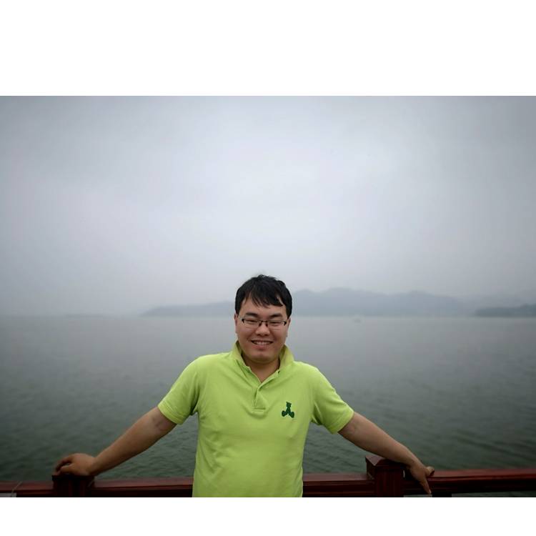 狗毛满天飞的照片