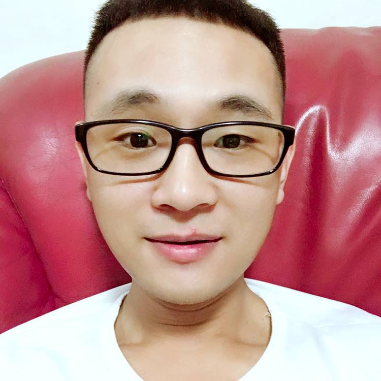 翁先生。的照片