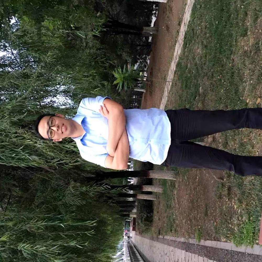 紧握你右手的照片