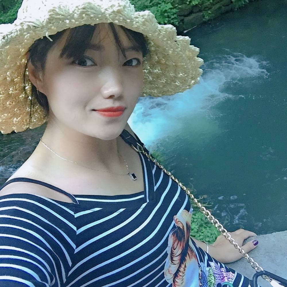 枯叶凋零的照片