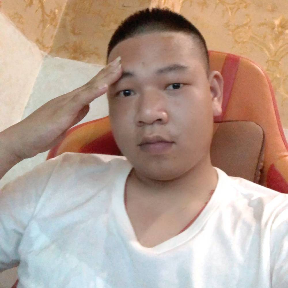 年轻向化羽的照片