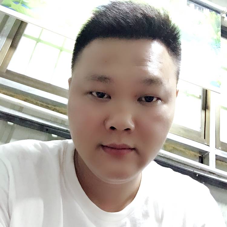 永守微笑的照片