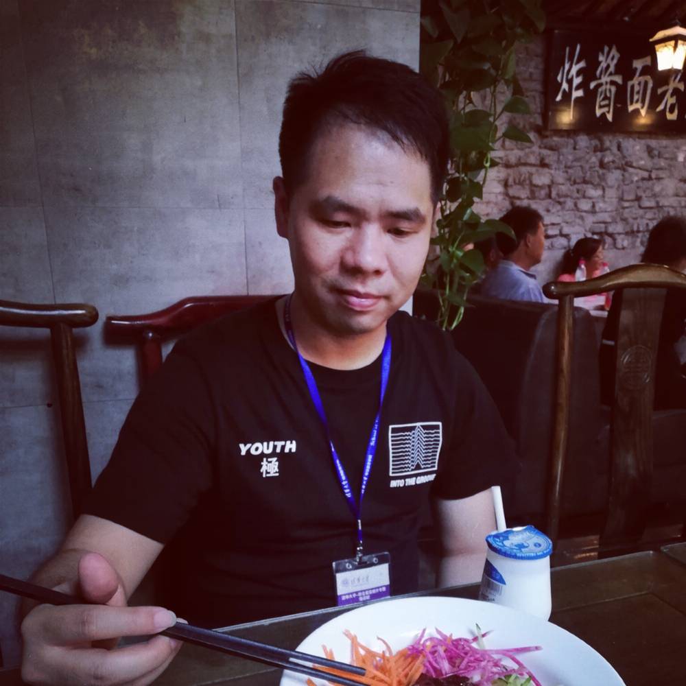 爱健身的小胖子的照片