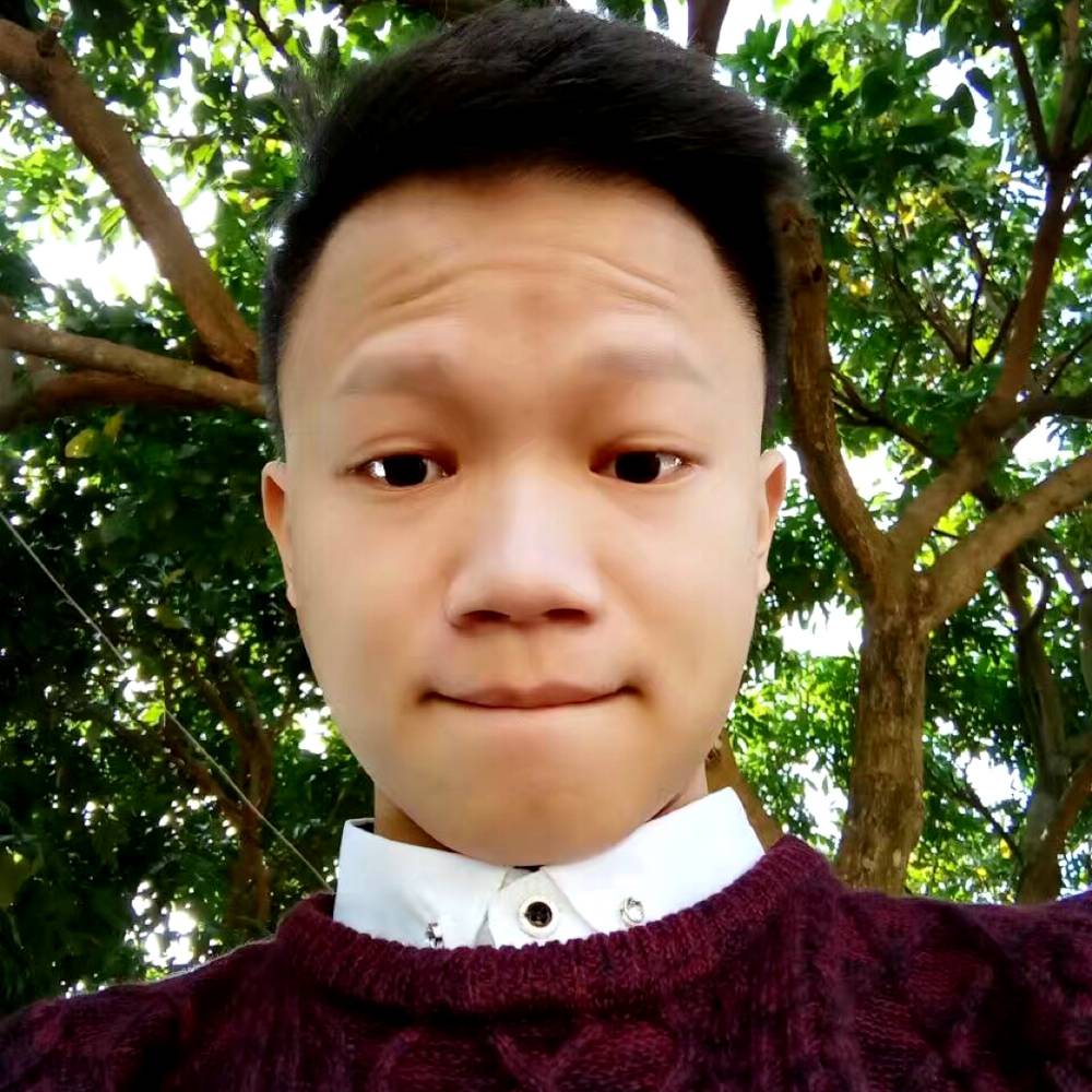 奔跑的男孩的照片