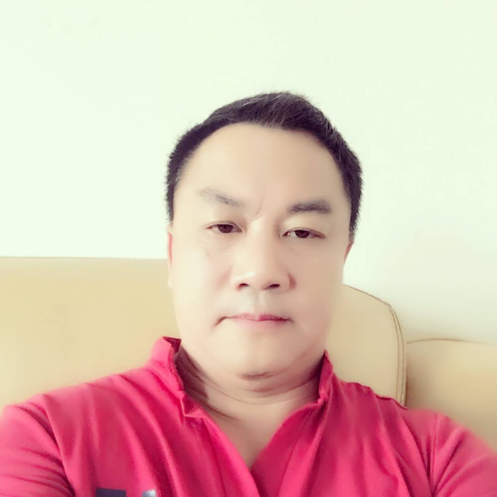 洛尘俊秀的照片