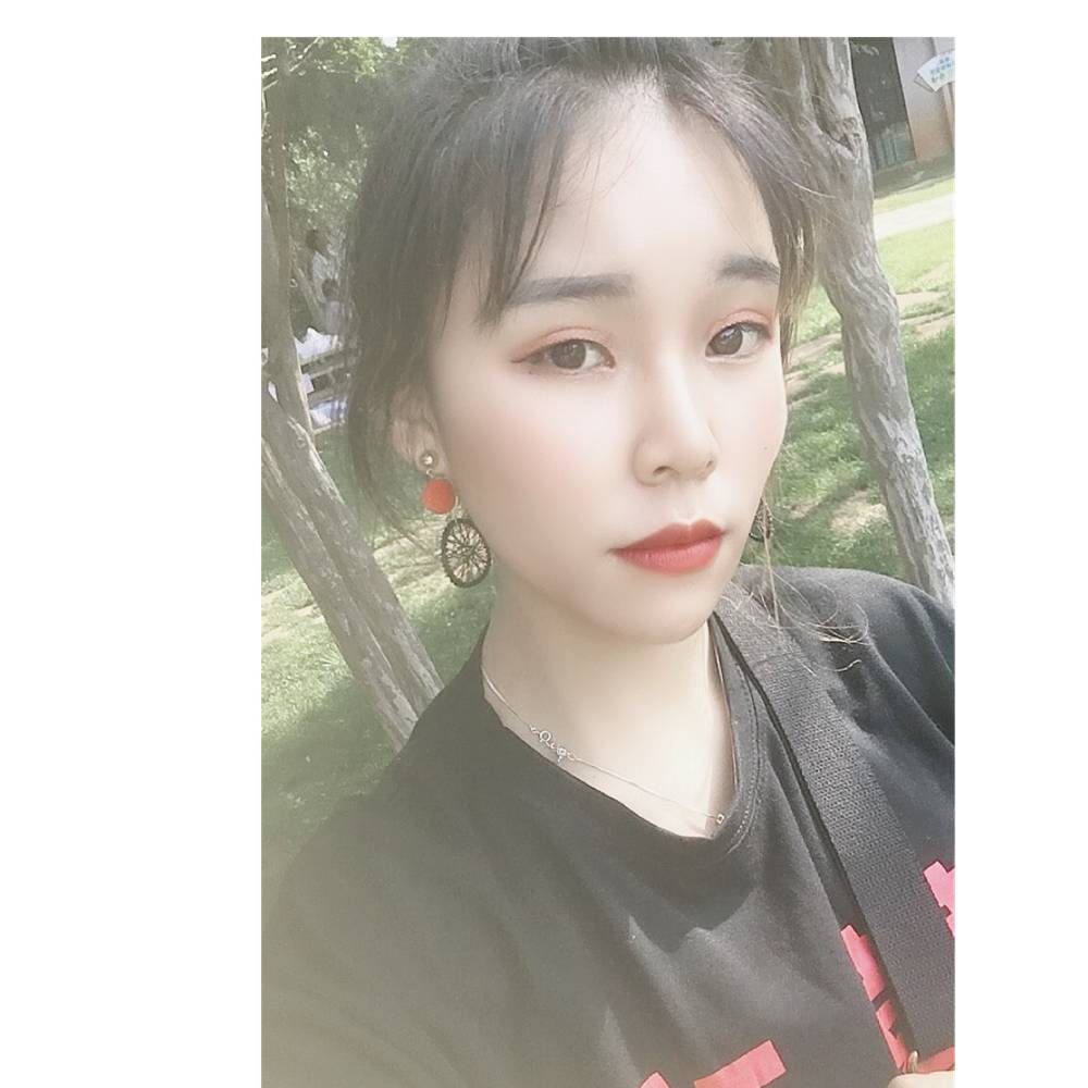 爱笑的七七的照片